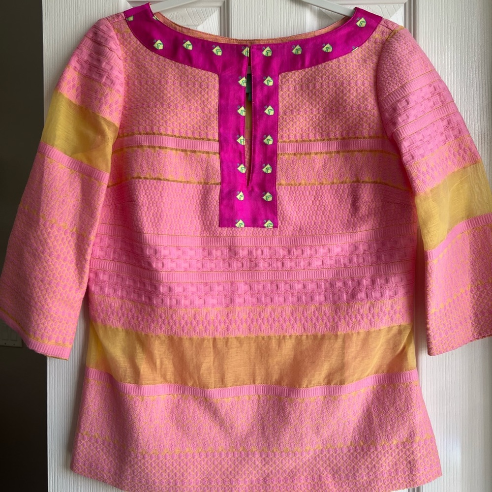Jules Reid size 6 elbow length blouse.